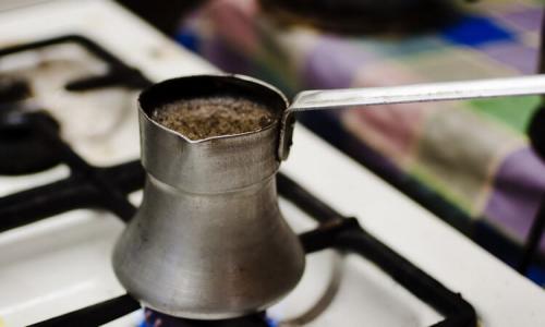 Как правильно готовить кофе на огне?