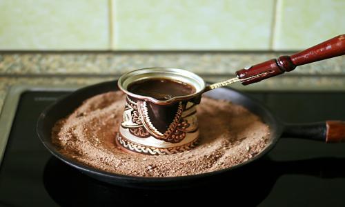 Учимя готовить кофе на песке
